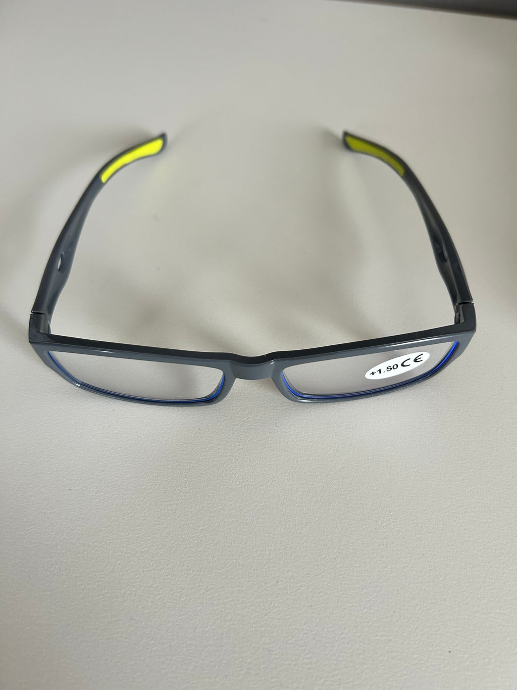 lichte leesbril in zwart met sterkte 1,5 voor gemakkelijk lezen, direct leverbaar uit eigen voorraad